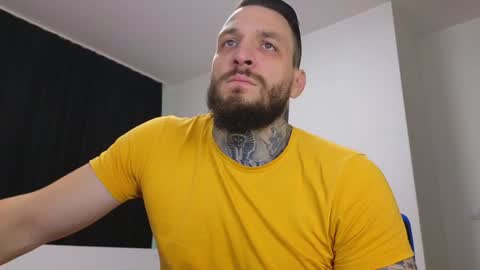 Snapshot of thebestmuscles chatting on 12.06.24 John online show from 12.06.24