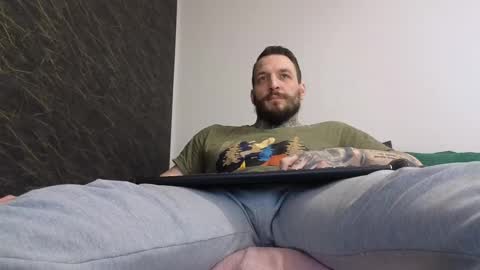 Snapshot of thebestmuscles chatting on 03.02.25 John online show from 03.02.25