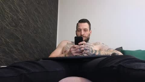 Snapshot of thebestmuscles chatting on 03.03.25 John online show from 03.03.25