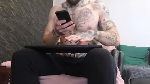 Snapshot of thebestmuscles chatting on 03.05.25 John online show from 03.05.25