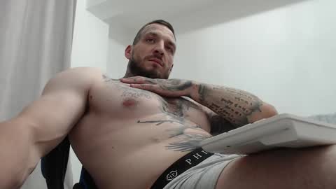 Snapshot of thebestmuscles chatting on 10.02.25 John online show from 10.02.25