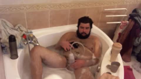 Snapshot of theboydu19 chatting on 09.30.25 Toitoine online show from 09.30.25