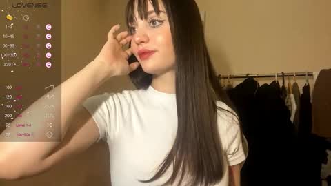Snapshot of thebunnyalex chatting on 10.25.25 Alex online show from 10.25.25
