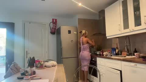 Snapshot of thecontcobracock24cm chatting on 01.28.25 thecontcobracock24cm online show from 01.28.25