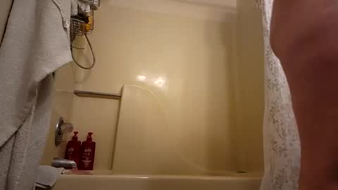 Snapshot of thedancingalien chatting on 01.03.25 Kassandra Grant online show from 01.03.25