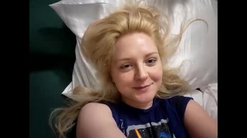Snapshot of thedancingalien chatting on 05.16.26 Kassandra Grant online show from 05.16.26