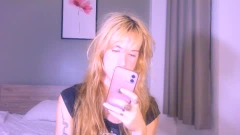 Snapshot of thedollxxxperience chatting on 04.10.26 Yolanda online show from 04.10.26