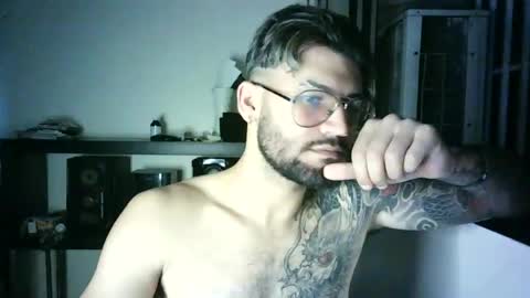 Snapshot of thedragonboyxxx chatting on 07.11.26 thedragonboyxxx online show from 07.11.26