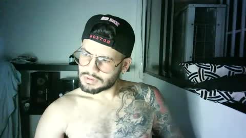 Snapshot of thedragonboyxxx chatting on 07.12.26 thedragonboyxxx online show from 07.12.26