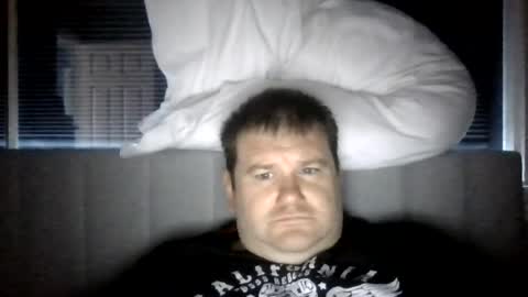 Snapshot of thedude20x chatting on 08.05.26 thedude20x online show from 08.05.26