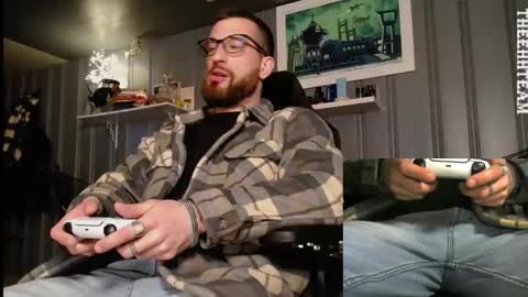 Snapshot of theehhteam chatting on 11.17.25 H online show from 11.17.25