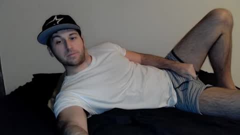 Snapshot of theetwohander chatting on 01.14.25 Theetwohander online show from 01.14.25