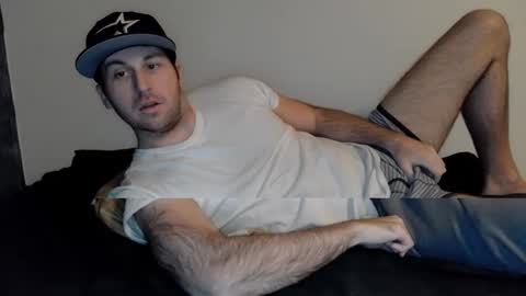 Snapshot of theetwohander chatting on 01.19.25 Theetwohander online show from 01.19.25