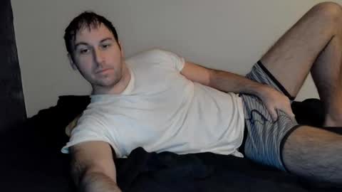 Snapshot of theetwohander chatting on 01.22.25 Theetwohander online show from 01.22.25