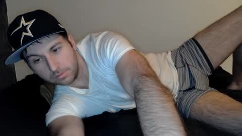 Snapshot of theetwohander chatting on 01.24.25 Theetwohander online show from 01.24.25