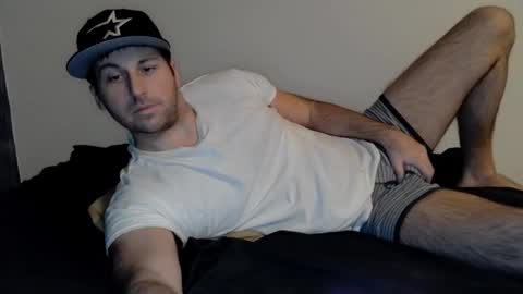 Snapshot of theetwohander chatting on 01.24.25 Theetwohander online show from 01.24.25