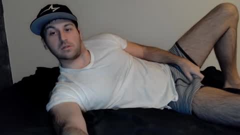 Snapshot of theetwohander chatting on 01.25.25 Theetwohander online show from 01.25.25