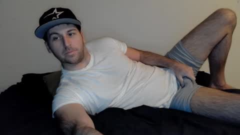 Snapshot of theetwohander chatting on 01.31.25 Theetwohander online show from 01.31.25