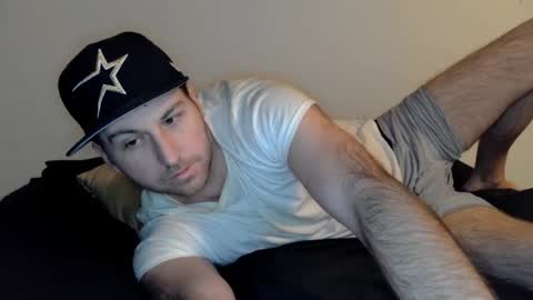 Snapshot of theetwohander chatting on 02.01.25 Theetwohander online show from 02.01.25