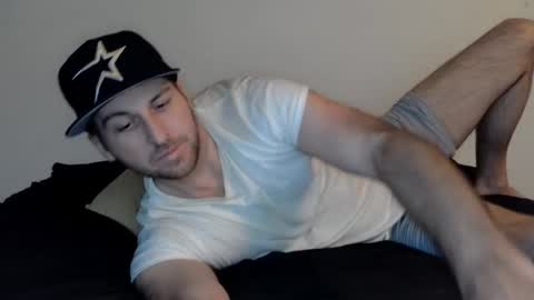 Snapshot of theetwohander chatting on 02.02.25 Theetwohander online show from 02.02.25