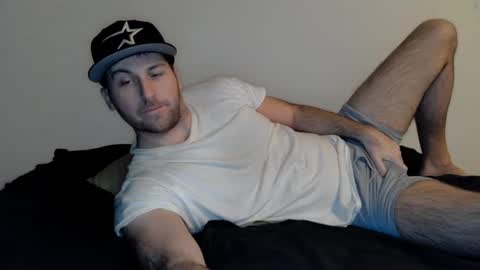 Snapshot of theetwohander chatting on 02.03.25 Theetwohander online show from 02.03.25