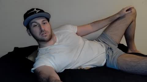Snapshot of theetwohander chatting on 02.04.25 Theetwohander online show from 02.04.25