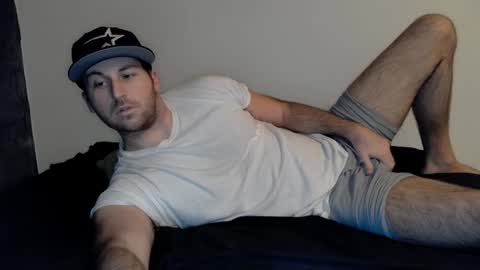 Snapshot of theetwohander chatting on 02.12.25 Theetwohander online show from 02.12.25