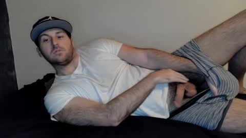 Snapshot of theetwohander chatting on 02.12.25 Theetwohander online show from 02.12.25