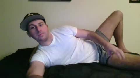 Snapshot of theetwohander chatting on 02.16.25 Theetwohander online show from 02.16.25