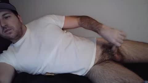 Snapshot of theetwohander chatting on 02.19.25 Theetwohander online show from 02.19.25
