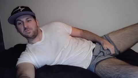 Snapshot of theetwohander chatting on 02.22.25 Theetwohander online show from 02.22.25