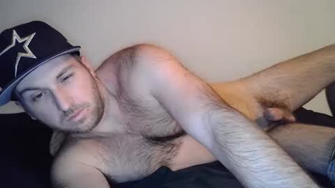 Snapshot of theetwohander chatting on 02.22.25 Theetwohander online show from 02.22.25
