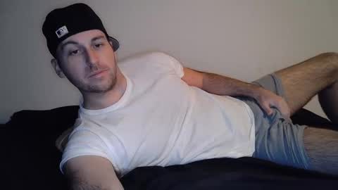 Snapshot of theetwohander chatting on 02.26.25 Theetwohander online show from 02.26.25