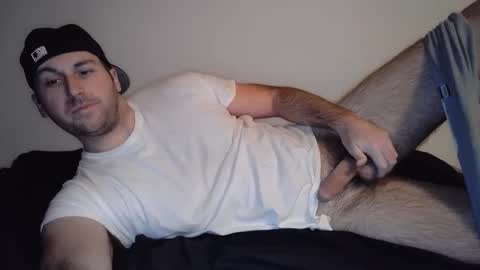 Snapshot of theetwohander chatting on 02.27.25 Theetwohander online show from 02.27.25