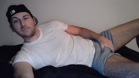 Snapshot of theetwohander chatting on 02.28.25 Theetwohander online show from 02.28.25