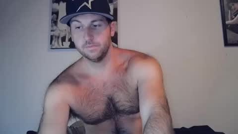 Snapshot of theetwohander chatting on 09.21.25 Theetwohander online show from 09.21.25