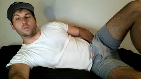 Snapshot of theetwohander chatting on 06.17.26 Theetwohander online show from 06.17.26