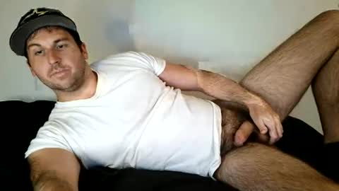 Snapshot of theetwohander chatting on 07.13.26 Theetwohander online show from 07.13.26
