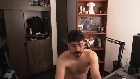 Wolf Independent model online show from 04.25.26