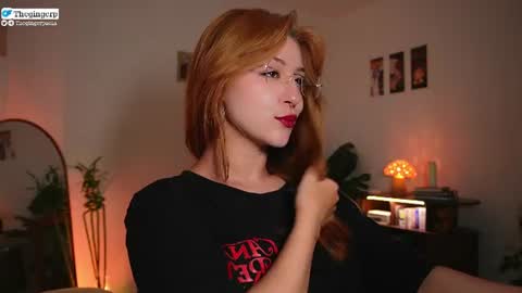 Snapshot of thegingerp chatting on 07.10.26 Streaming mostly at online show from 07.10.26