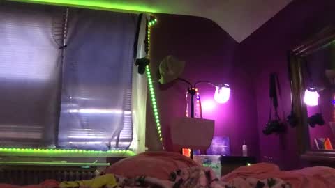 Snapshot of thegirlnextdoor28 chatting on 02.07.25 Arianna online show from 02.07.25