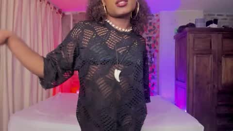 Snapshot of thegoldenbitch chatting on 09.25.25 Goldie online show from 09.25.25