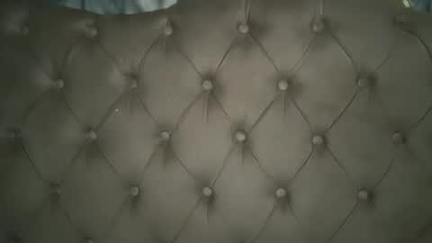 Elle  dont forget to folloW me and thumbs up online show from 04.15.26