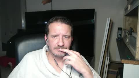 Snapshot of thegreeneyes95 chatting on 12.01.24 Green online show from 12.01.24