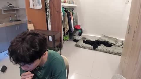 Green online show from 10.25.25