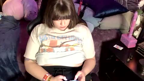 Snapshot of thehappylittleslut chatting on 02.23.25 TheHappyLittleSlut online show from 02.23.25