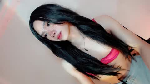 Snapshot of thehornygirl_laisa chatting on 12.22.24 laisa online show from 12.22.24