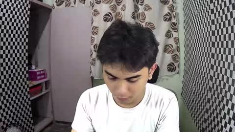 Snapshot of thehugecomeback chatting on 12.08.24 Xerxis online show from 12.08.24