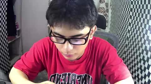 Snapshot of thehugecomeback chatting on 12.10.24 Xerxis online show from 12.10.24