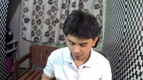 Snapshot of thehugecomeback chatting on 12.22.24 Xerxis online show from 12.22.24